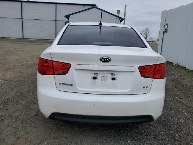 KNAFU4A27C5628633 - 2012 KIA FORTE EX WHITE photo 6