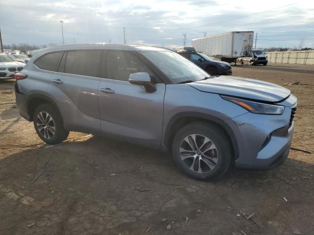 5TDGZRAH3NS102958 - 2022 TOYOTA HIGHLANDER XLE 银色 照片 4