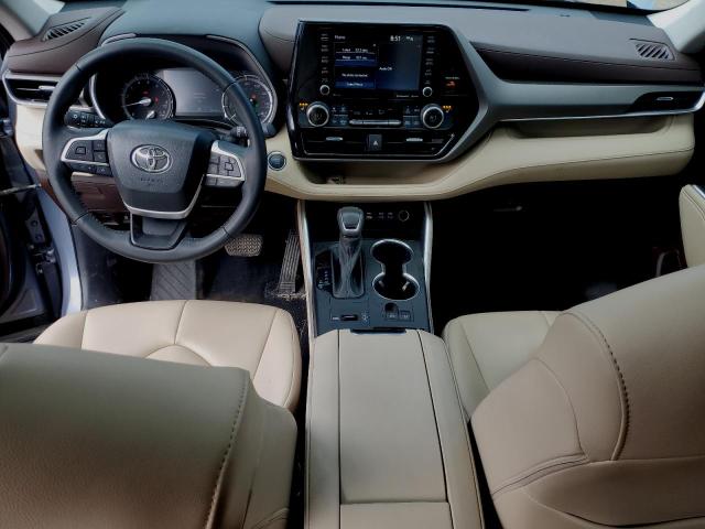5TDGZRAH3NS102958 - 2022 TOYOTA HIGHLANDER XLE 银色 照片 8