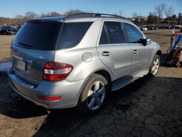 4JGBB8GB3BA730227 - 2011 MERCEDES-BENZ ML 350 4MATIC GRAY photo 3