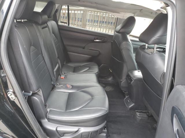 5TDGZRBH5MS061858 - 2021 TOYOTA HIGHLANDER XLE BLACK photo 11