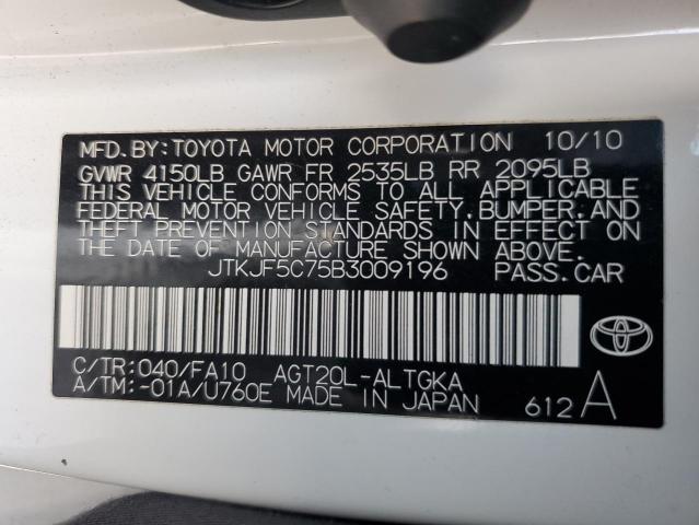 JTKJF5C75B3009196 - 2011 TOYOTA SCION TC 白色 照片 12