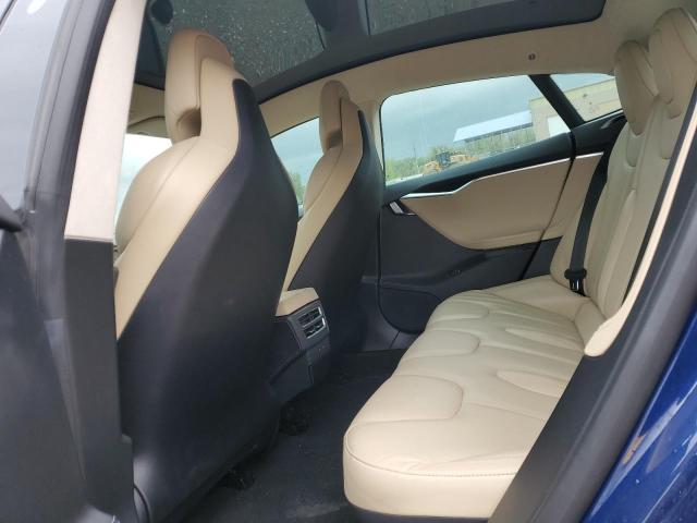 5YJSA1E2XHF210673 - 2017 TESLA MODEL S ლურჯი ფოტო 10