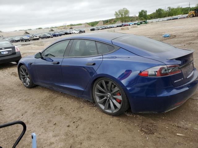 5YJSA1E2XHF210673 - 2017 TESLA MODEL S ლურჯი ფოტო 2