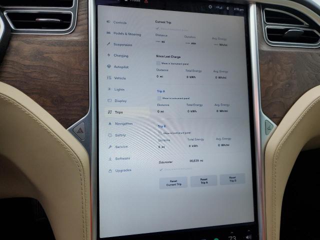 5YJSA1E2XHF210673 - 2017 TESLA MODEL S ლურჯი ფოტო 9