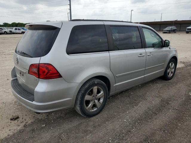 2V4RW3DG7BR767048 - 2011 VOLKSWAGEN ROUTAN SE GRAY photo 3