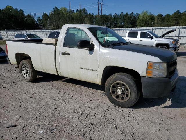 1GCEC14X68Z105708 - 2008 CHEVROLET SILVERADO C1500 WHITE photo 4