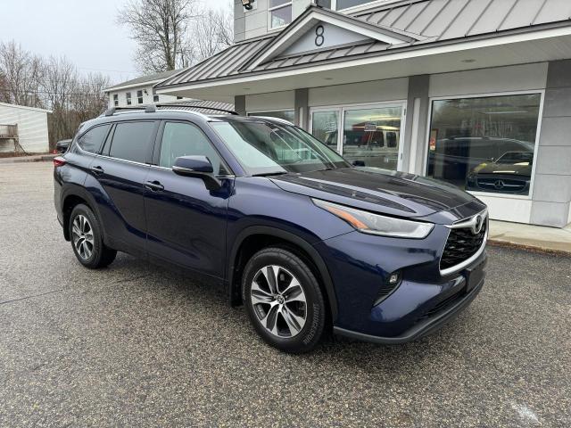 5TDGZRBH2MS537998 - 2021 TOYOTA HIGHLANDER XLE BLUE photo 1