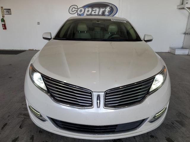 3LN6L2G97FR616221 - 2015 LINCOLN MKZ WHITE photo 5