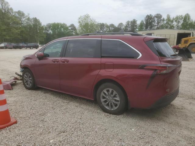 5TDKRKECXNS117361 - 2022 TOYOTA SIENNA LE BURGUNDY photo 2