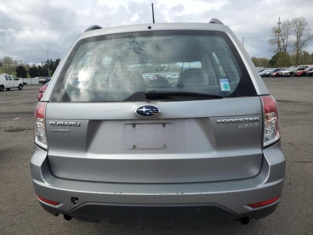 JF2SH6BC7AH773757 - 2010 SUBARU FORESTER XS Silber Foto 6