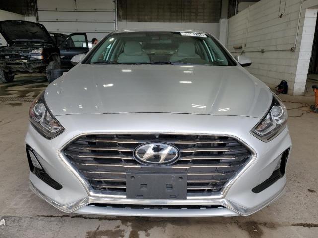 5NPE24AF9JH709430 - 2018 HYUNDAI SONATA SE SILVER photo 5