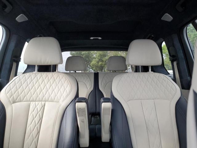 5UXCX6C03LLE35512 - 2020 BMW X7 M50I WHITE photo 10