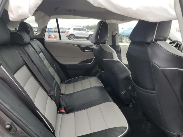 JTMP1RFV4KD027734 - 2019 TOYOTA RAV4 XLE Gris photo 11