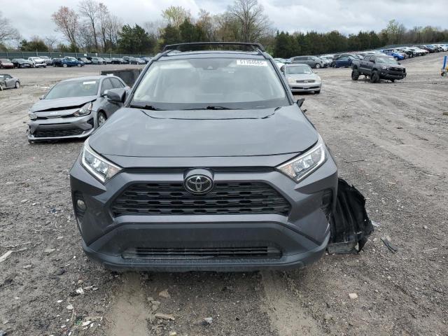 JTMP1RFV4KD027734 - 2019 TOYOTA RAV4 XLE Gris photo 5