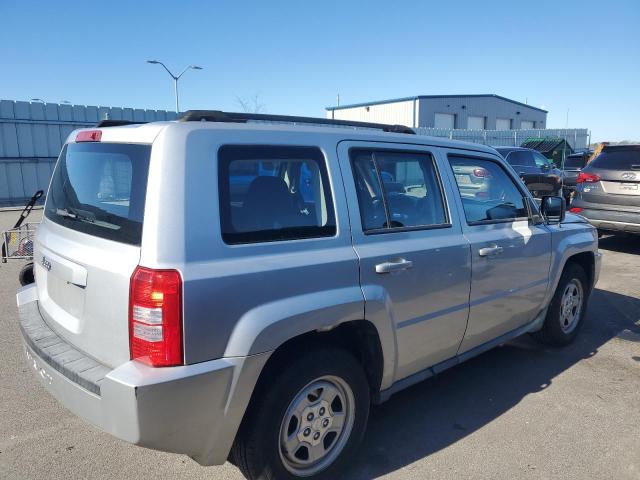 1J4NF2GB8AD528834 - 2010 JEEP PATRIOT SPORT GRAY photo 3