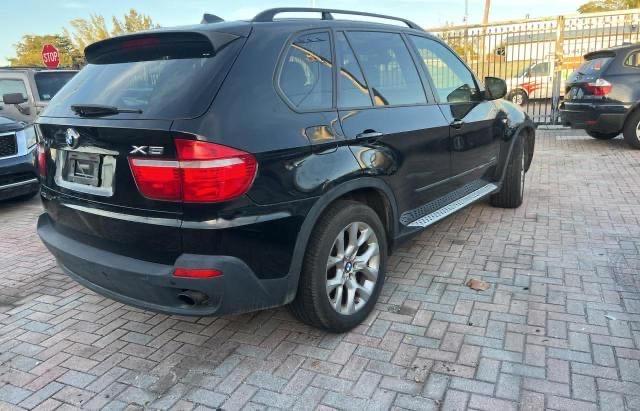 5UXFE43599L268579 - 2009 BMW X5 3.0I XDRIVE30I BLACK photo 4