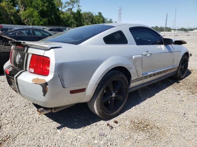 1ZVFT80NX75284212 - 2007 FORD MUSTANG GRAY photo 3