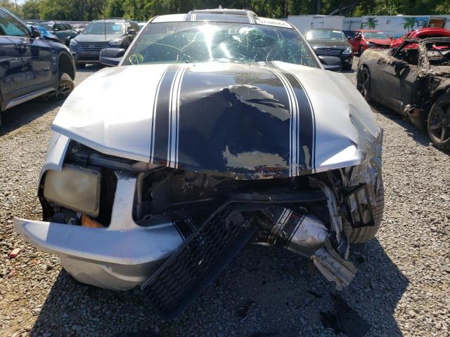 1ZVFT80NX75284212 - 2007 FORD MUSTANG GRAY photo 5