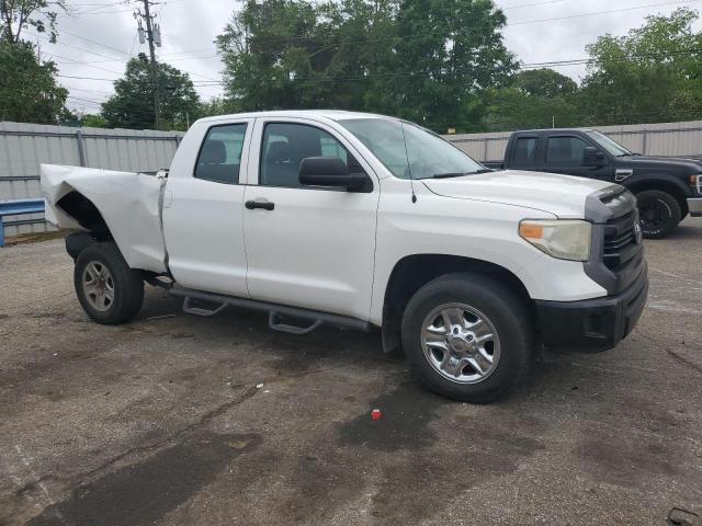 5TFRM5F14GX104520 - 2016 TOYOTA TUNDRA DOUBLE CAB SR/SR5 WHITE photo 4