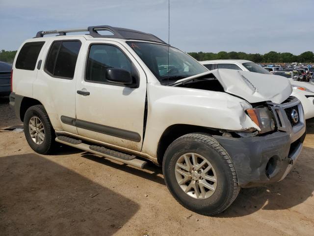 5N1AN0NU7FN652090 - 2015 NISSAN XTERRA X WHITE photo 4