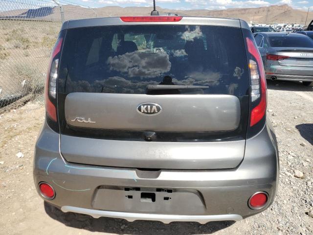 KNDJP3A51H7424740 - 2017 KIA SOUL + GRAY photo 6