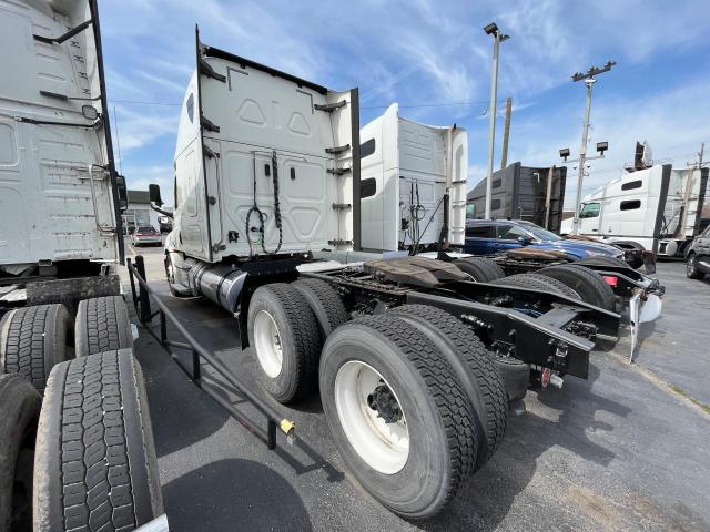 3AKJHHDV2KSKG5997 - 2019 FREIGHTLINER CASCADIA 1 WHITE photo 3