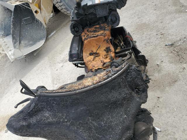 1HD1FCW186Y612542 - 2006 HARLEY-DAVIDSON FLHTCUI 烧焦的 照片 5