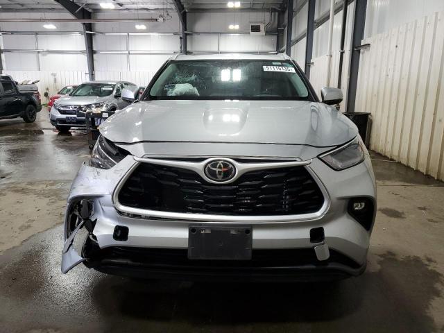 5TDGZRBH0NS181522 - 2022 TOYOTA HIGHLANDER XLE 银色 照片 5