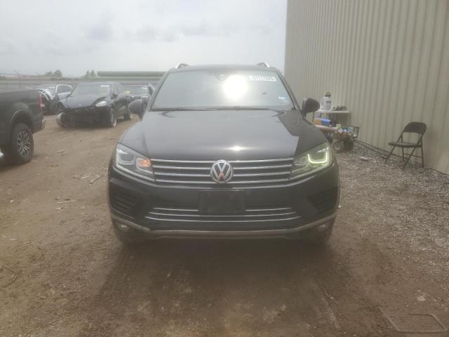 WVGRF7BP1HD005037 - 2017 VOLKSWAGEN TOUAREG WOLFSBURG BLACK photo 5