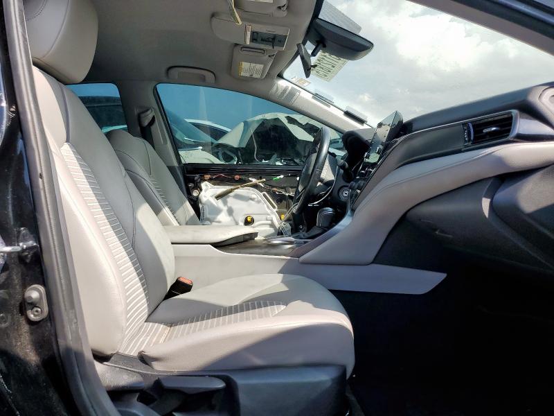 4T1G11AK9NU696323 - 2022 TOYOTA CAMRY SE BLACK photo 7