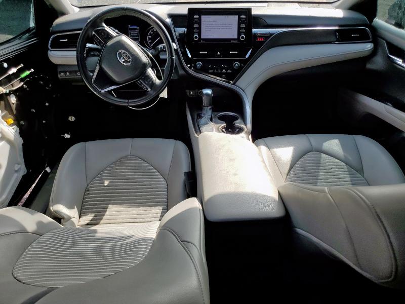 4T1G11AK9NU696323 - 2022 TOYOTA CAMRY SE BLACK photo 8