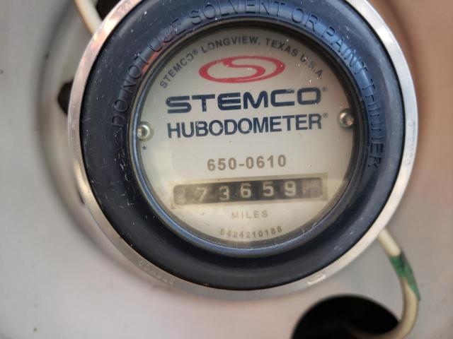 1UYVS2536GG745420 - 2016 UTILITY VS2DX WHITE photo 8