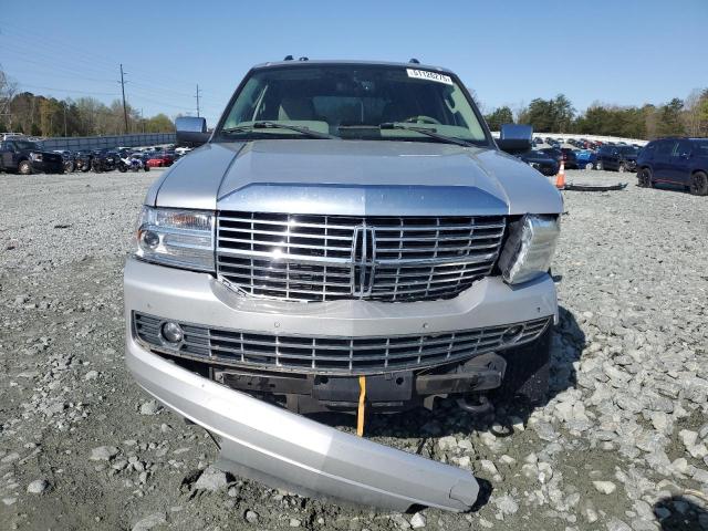 5LMJJ2J59DEL03304 - 2013 LINCOLN NAVIGATOR SILVER photo 5
