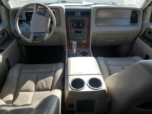 5LMJJ2J59DEL03304 - 2013 LINCOLN NAVIGATOR SILVER photo 8