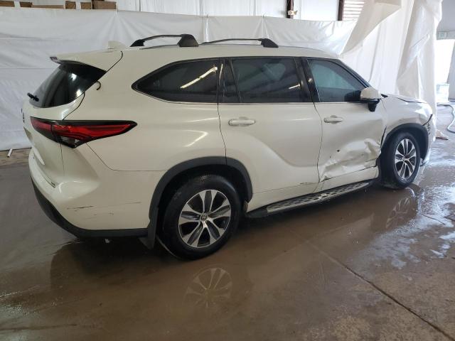 5TDGZRAHXMS067477 - 2021 TOYOTA HIGHLANDER XLE WHITE photo 3