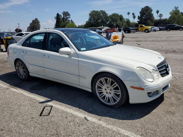 WDBUF56X28B359074 - 2008 MERCEDES-BENZ E 350 WHITE photo 4