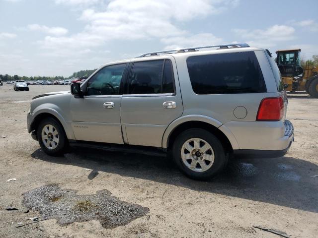 5LMFU28526LJ24586 - 2006 LINCOLN NAVIGATOR SILVER photo 2