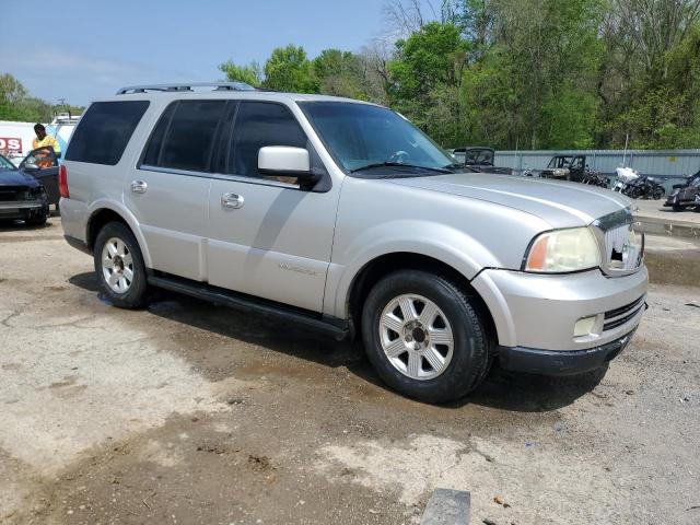 5LMFU28526LJ24586 - 2006 LINCOLN NAVIGATOR SILVER photo 4