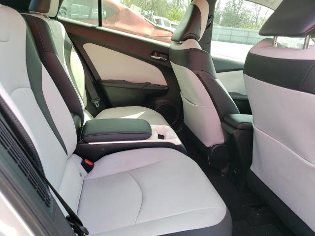 JTDKARFP4H3039652 - 2017 TOYOTA PRIUS PRIM Silber Foto 11