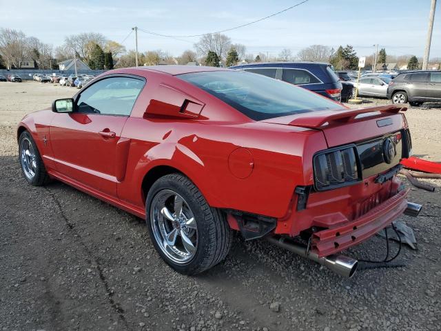 1ZVFT80N655159642 - 2005 FORD MUSTANG RED photo 2