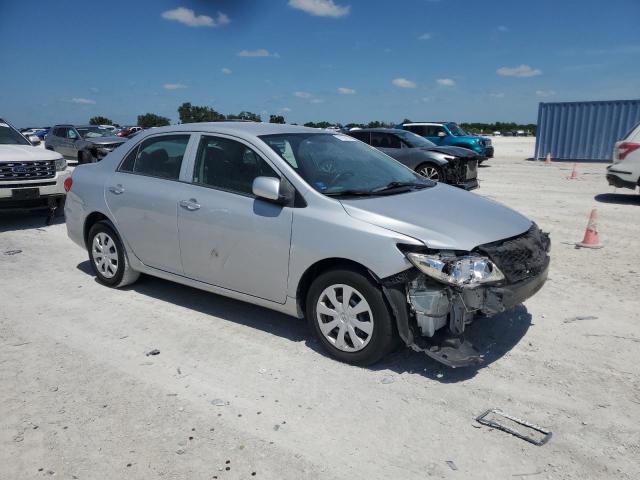 2T1BU4EE9DC104653 - 2013 TOYOTA COROLLA BASE SILVER photo 4