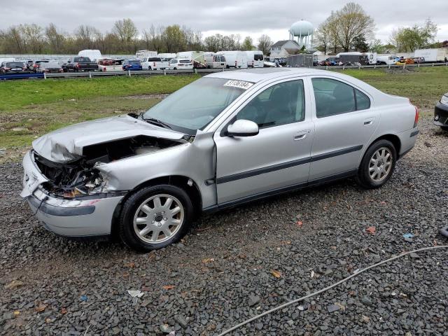 YV1RS61R412085930 - 2001 VOLVO S60 SILVER photo 1