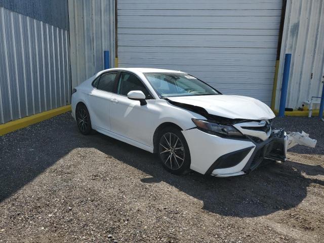 4T1G11AK6MU578583 - 2021 TOYOTA CAMRY SE WHITE photo 4