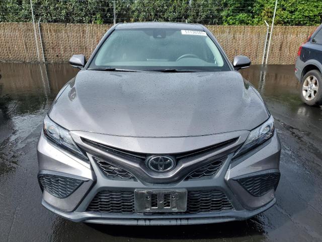4T1T11AK3PU835976 - 2023 TOYOTA CAMRY SE NIGHT SHADE GRAY photo 5
