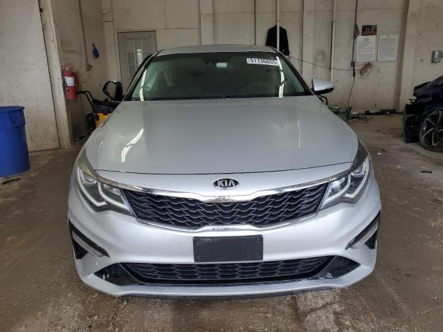 5XXGT4L32KG311451 - 2019 KIA OPTIMA LX Argent photo 5