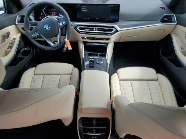 3MW39FS05R8E06634 - 2024 BMW 330XE Weiß Foto 8