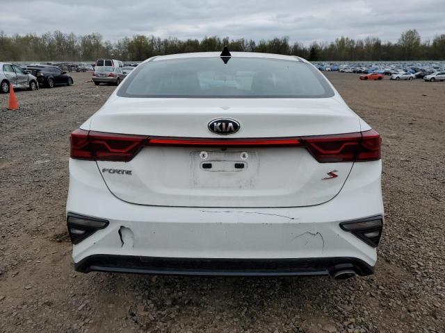 3KPF34AD9KE062503 - 2019 KIA FORTE GT LINE WHITE photo 6