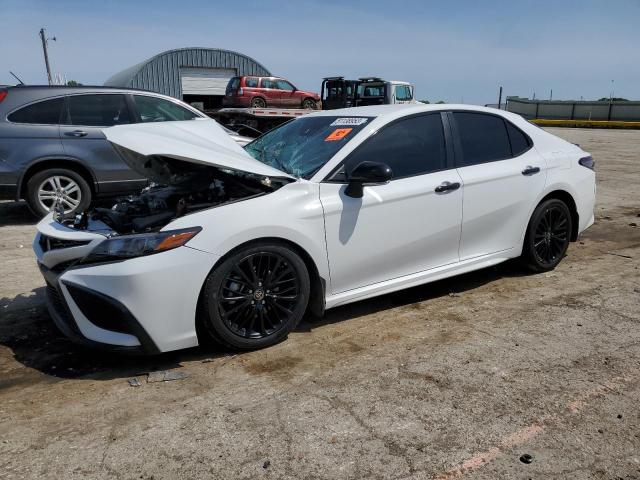 4T1G11BK6NU059081 - 2022 TOYOTA CAMRY SE WHITE photo 1