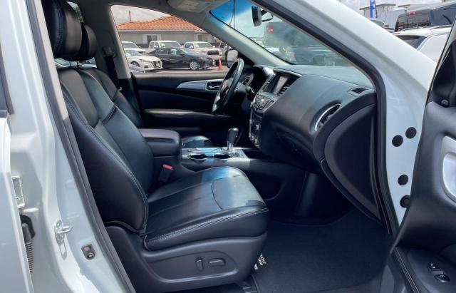 5N1DR2MN8HC610937 - 2017 NISSAN PATHFINDER S თეთრი ფოტო 5